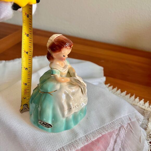Josef Originals KATE from TOWN and COUNTRY Series, Vintage Figurines - Picture 10 of 10